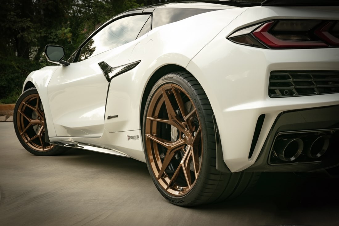 Corvette C8 — Gloss bronze