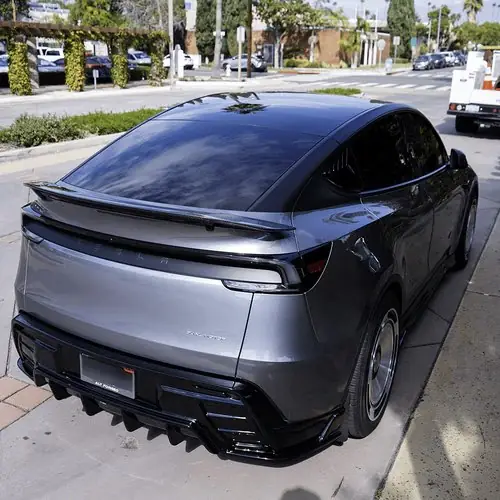 Model Y Juniper on WC Forged wheels, WCL1